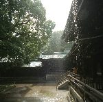 リフレッシュに訪れたら、大太鼓が迎えてくれました。大太鼓の後は、ザザーっとお天気雨！15分ほどの初夏の気持ちいい瞬間でした。